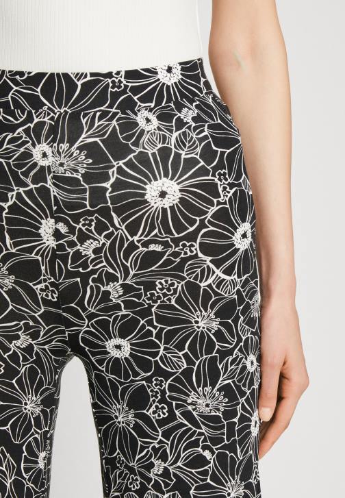 PN6V624 ženy Anna Field kalhoty černo/bílé