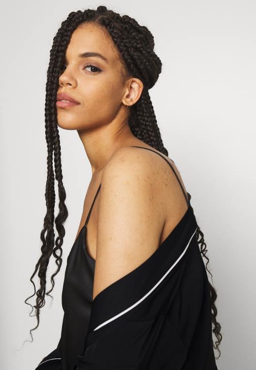 PN6V1088 ženy Anna Field saténový župan amanda župan černý