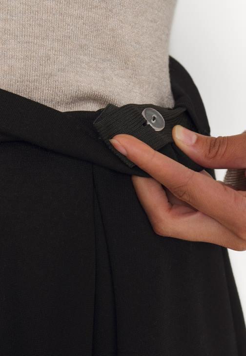 PN6V779 ženy Anna Field plisovaná sukně černá