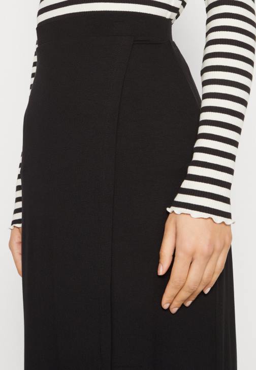 PN6V813 ženy Anna Field zavinovací sukně černá