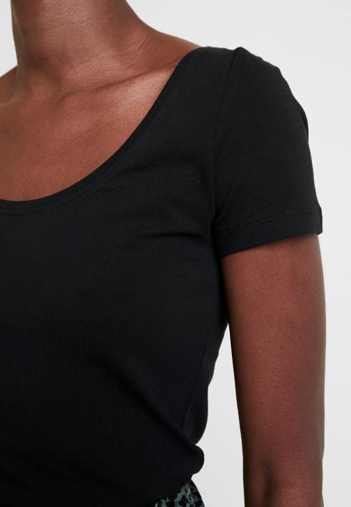 PN6V318 ženy Anna Field 2 balení základní tričko černé