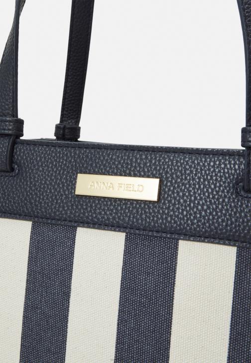 PN6V2391 ženy Anna Field kabelka tmavě modrá