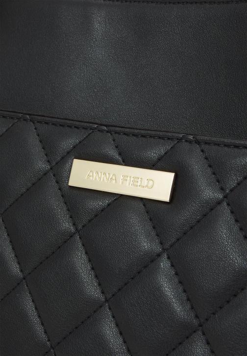 PN6V2476 ženy Anna Field taška černá